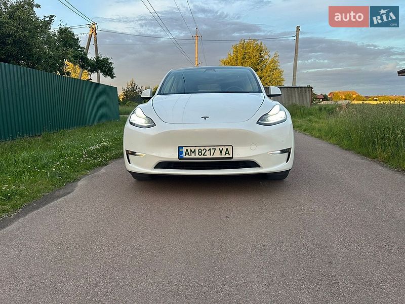 Tesla Model Y 2021