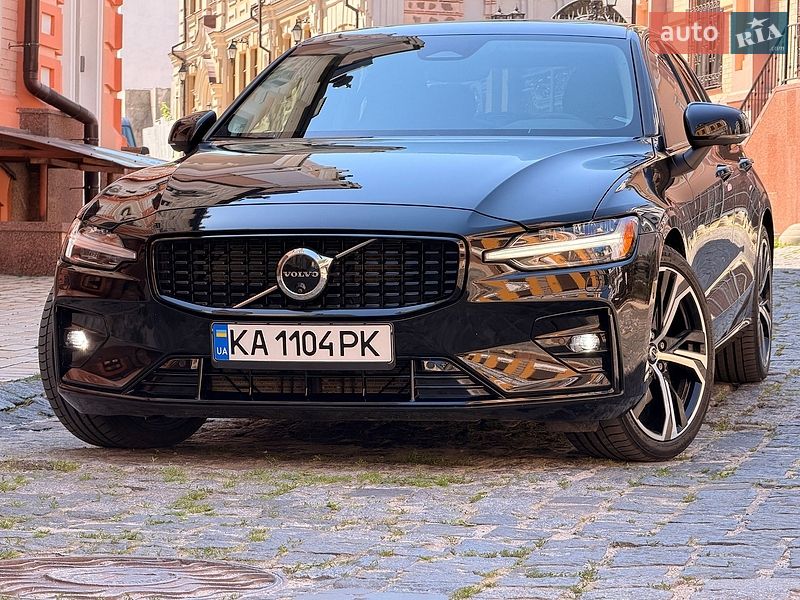 Volvo S60 2023