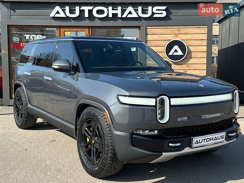 Rivian R1S 2023