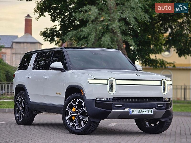 Rivian R1S 2023