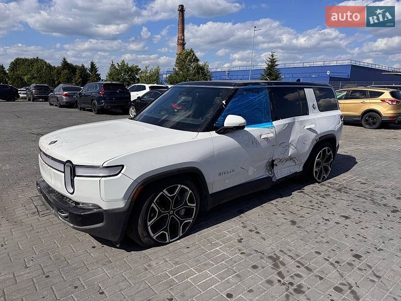 Rivian R1S 2024