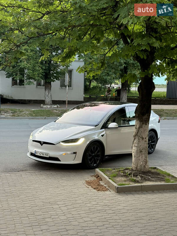 Tesla Model X 2022