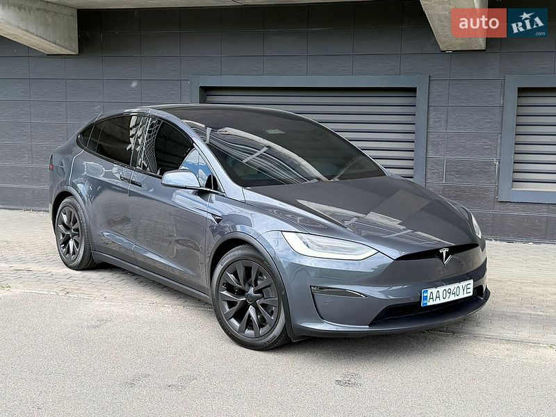 Tesla Model X 2022