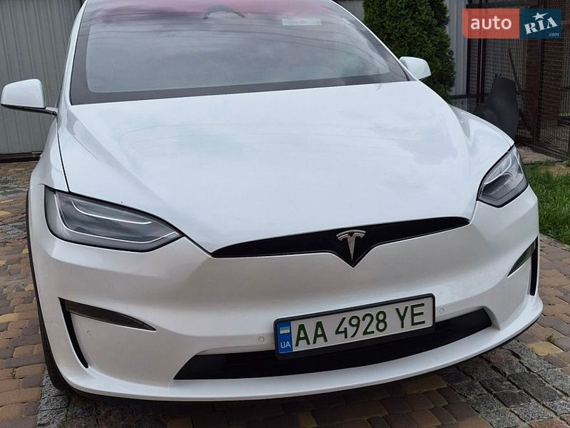 Tesla Model X 2022