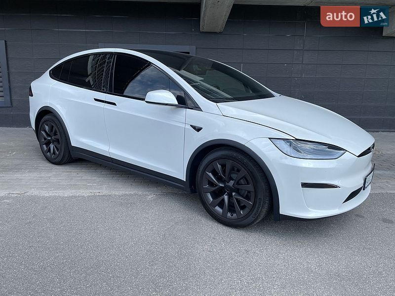 Tesla Model X 2024