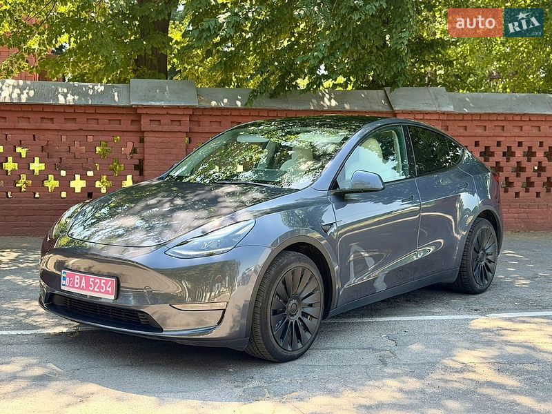 Tesla Model Y 2023