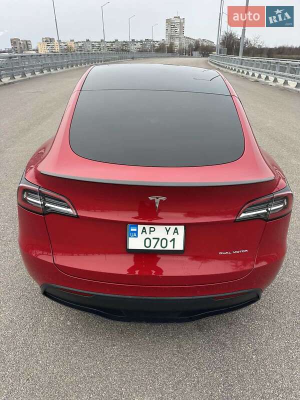 Tesla Model Y 2021