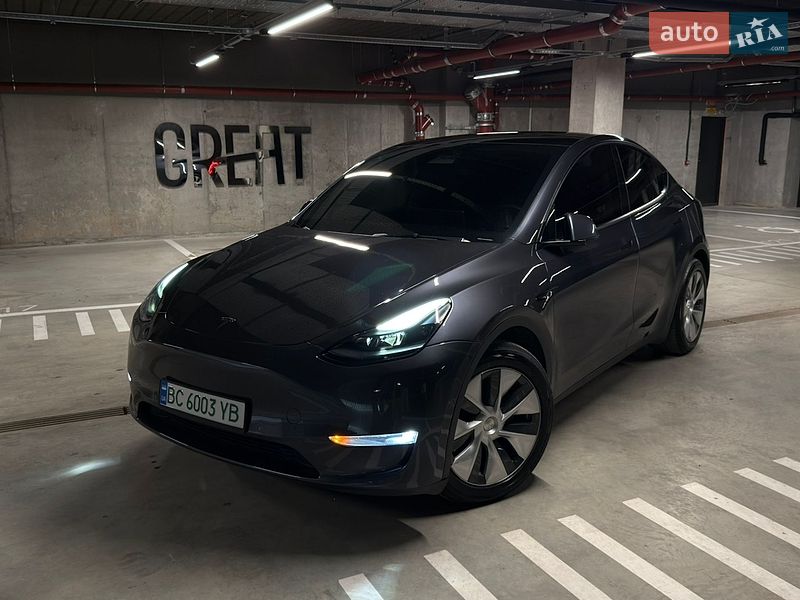 Tesla Model Y 2022