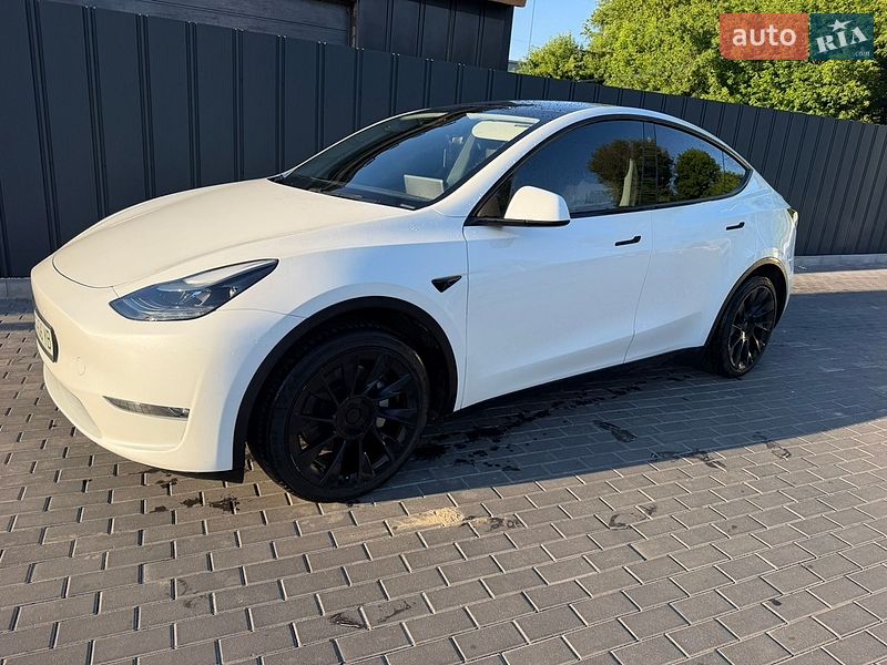 Tesla Model Y 2023