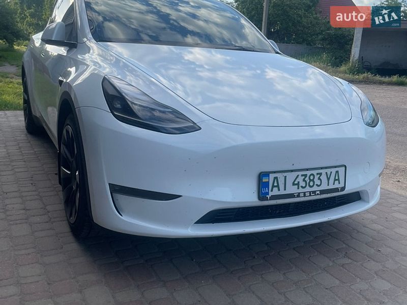 Tesla Model Y 2023