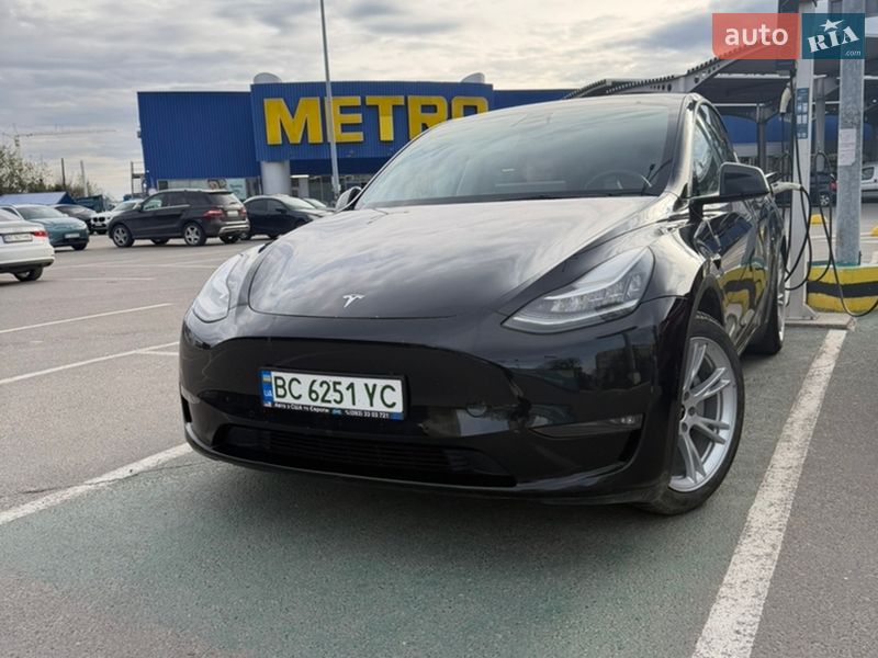 Tesla Model Y 2022