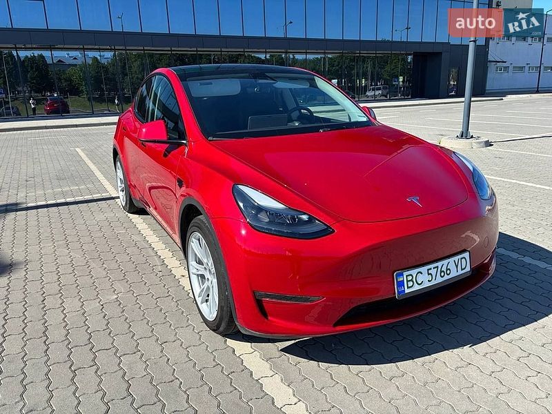 Tesla Model Y 2023