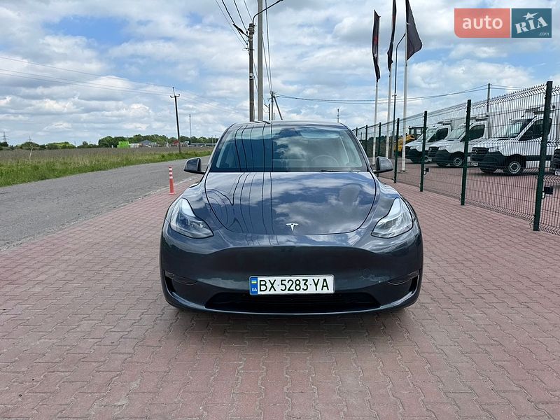 Tesla Model Y 2023