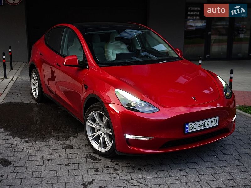 Tesla Model Y 2023