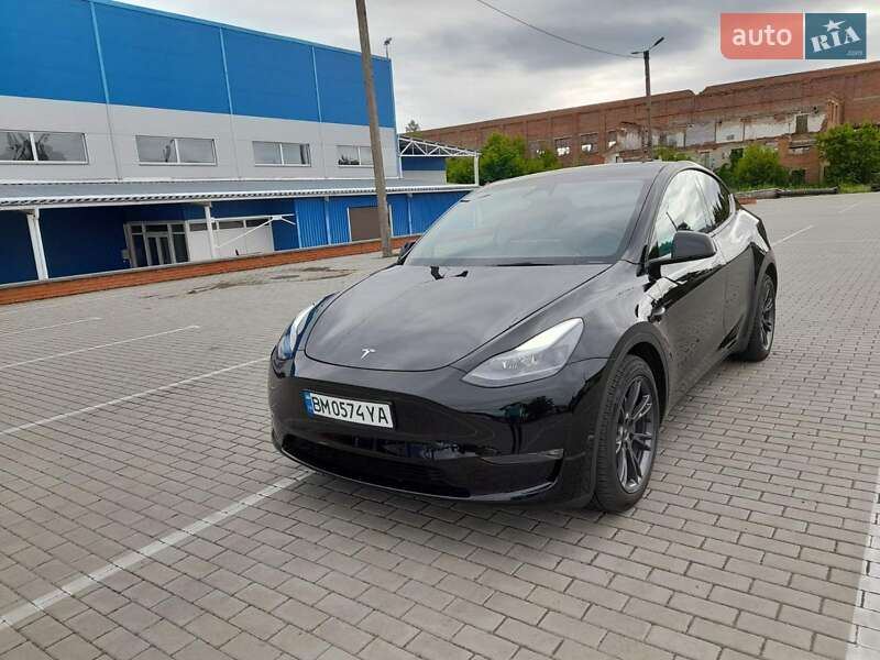 Tesla Model Y 2024