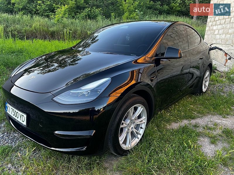 Tesla Model Y 2023