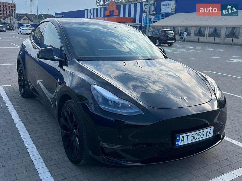 Tesla Model Y 2023