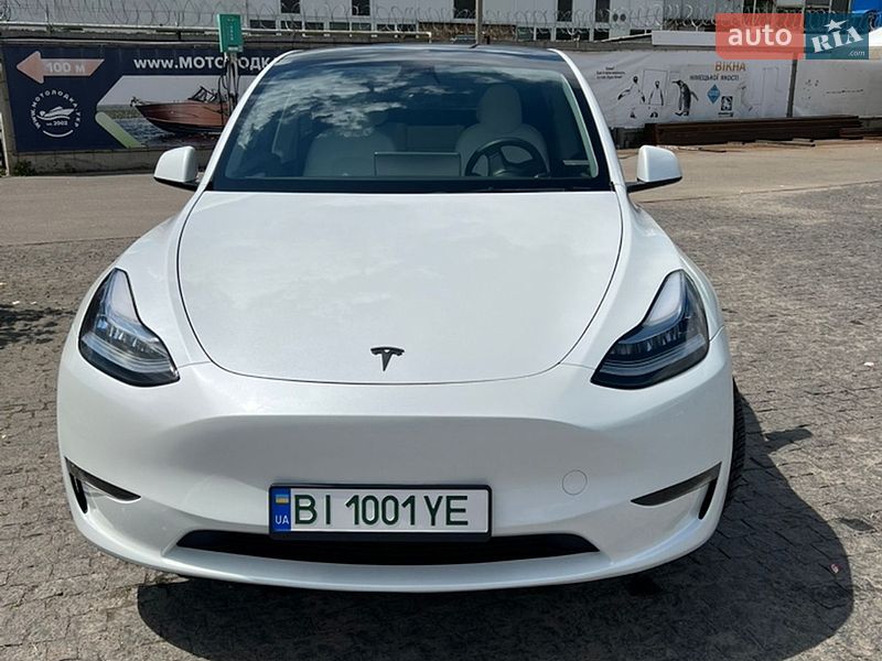 Tesla Model Y 2022
