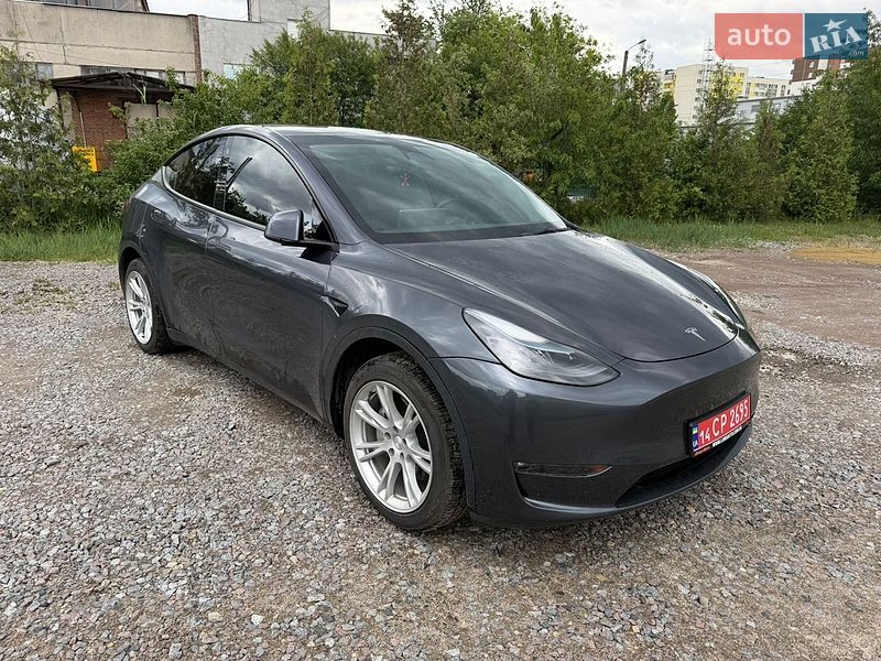 Tesla Model Y 2023