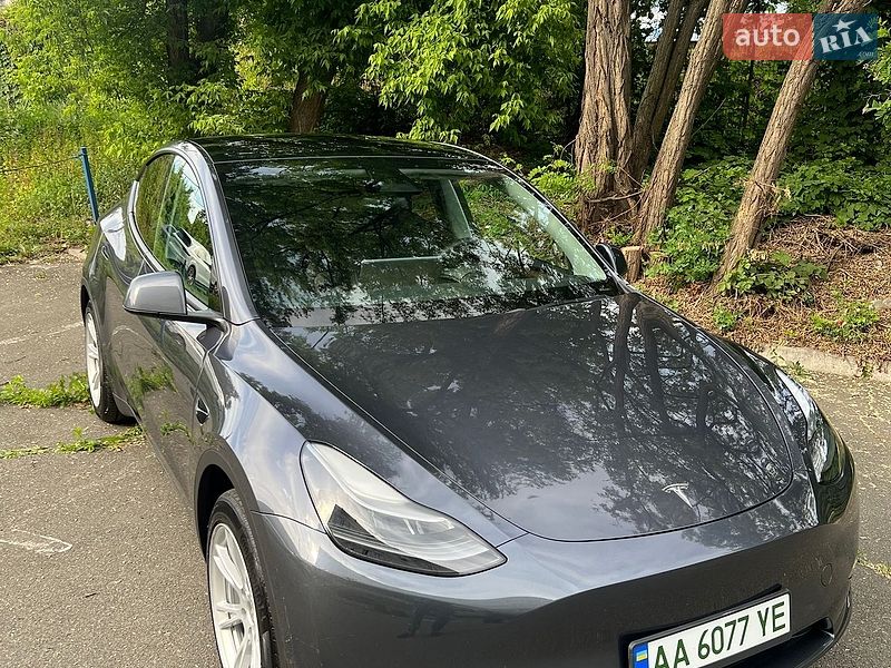 Tesla Model Y 2023