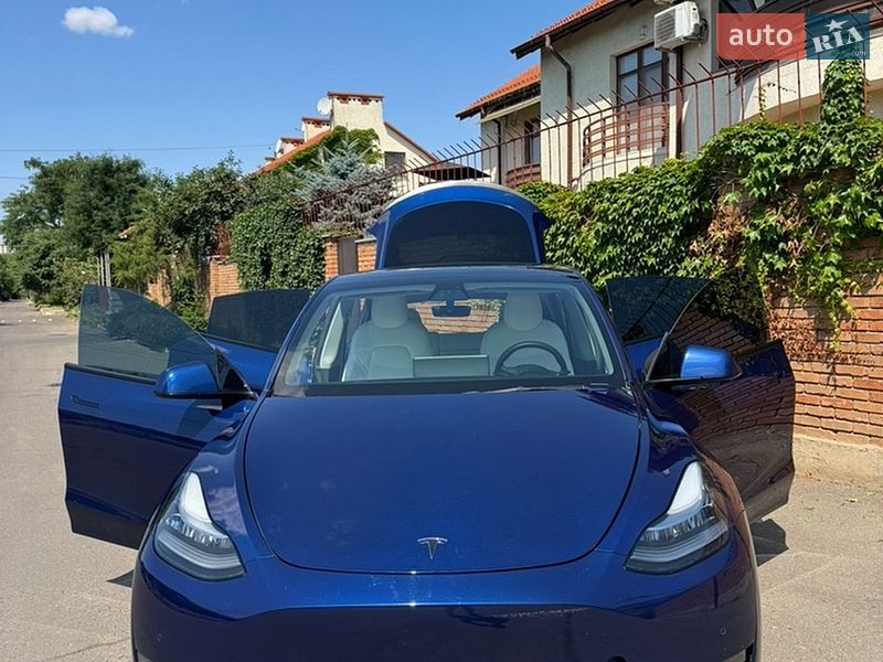 Tesla Model Y 2021