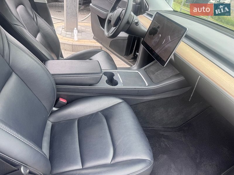 Tesla Model Y 2022
