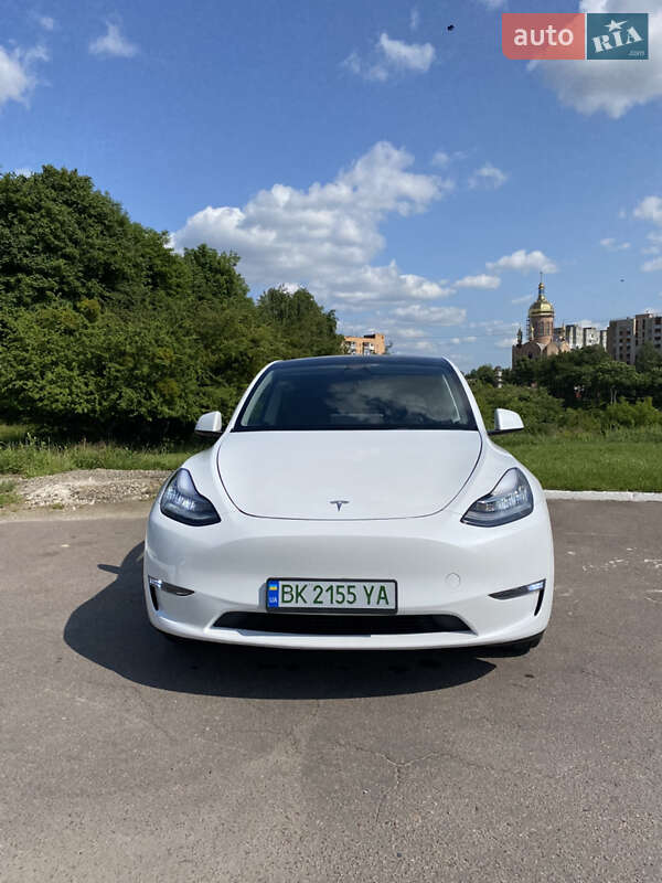 Tesla Model Y 2022