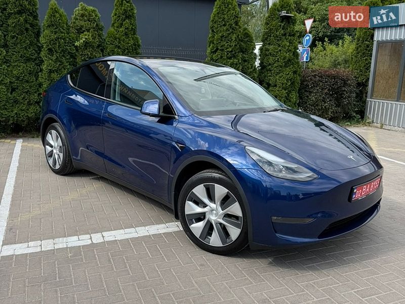 Tesla Model Y 2023