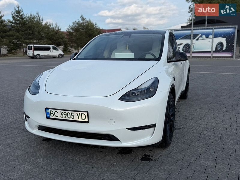 Tesla Model Y 2022