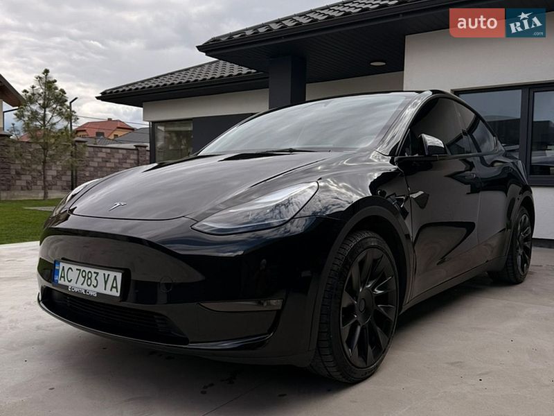 Tesla Model Y 2023