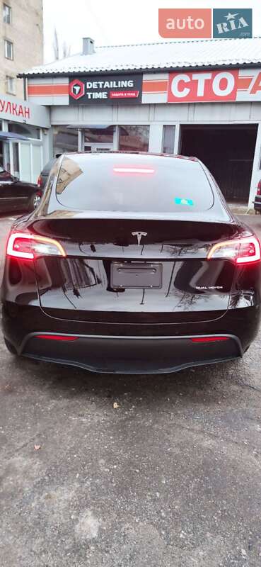 Tesla Model Y 2022