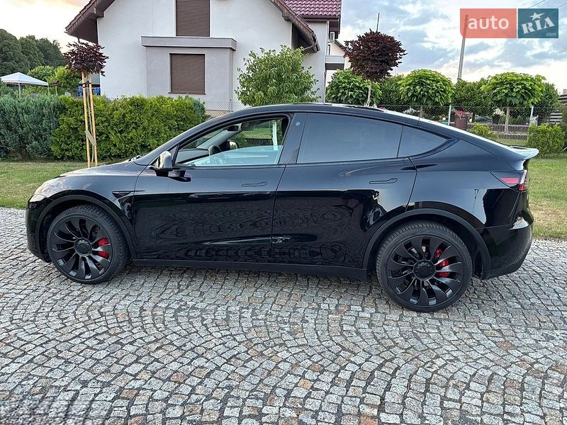 Tesla Model Y 2023