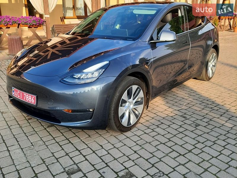 Tesla Model Y 2022