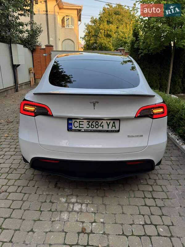 Tesla Model Y 2022