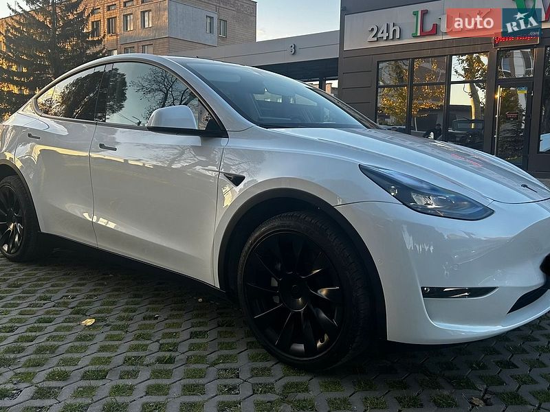 Tesla Model Y 2022
