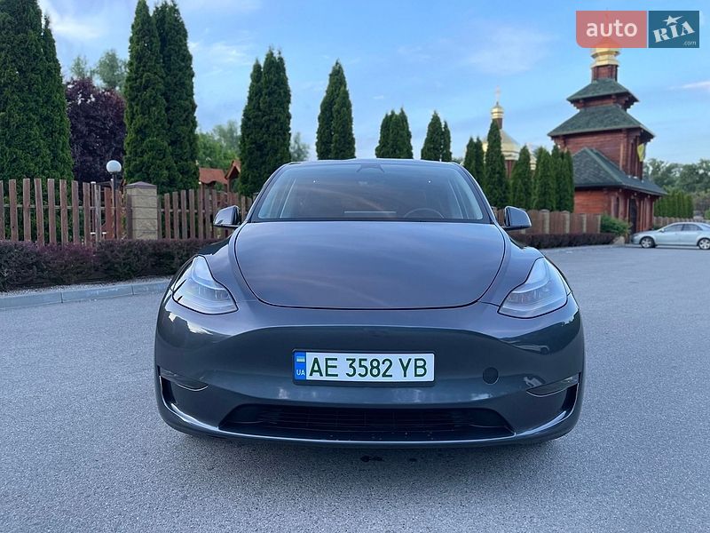 Tesla Model Y 2023