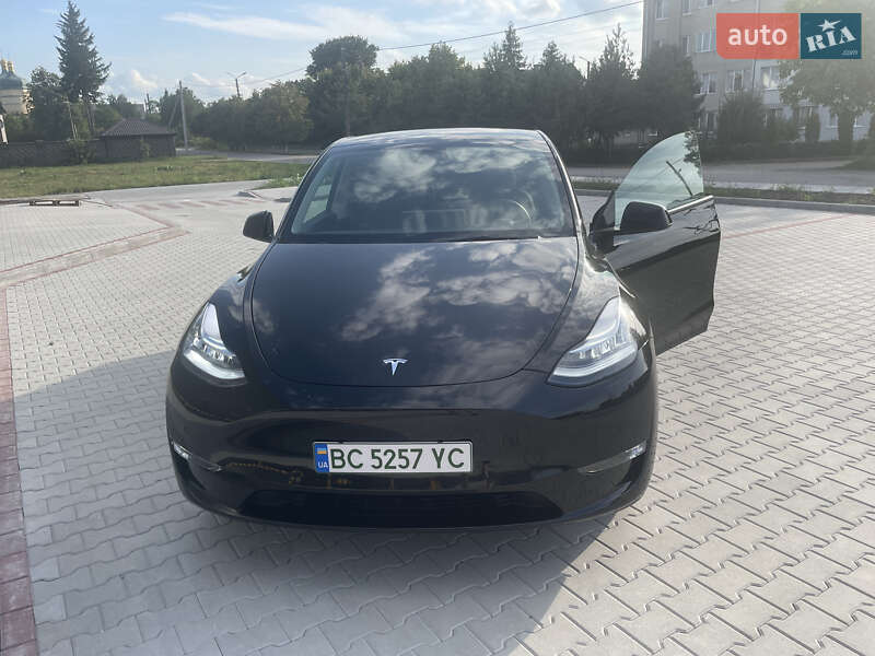 Tesla Model Y 2021