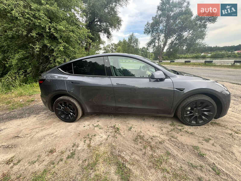 Tesla Model Y 2021