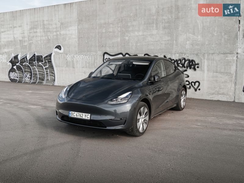 Tesla Model Y 2022