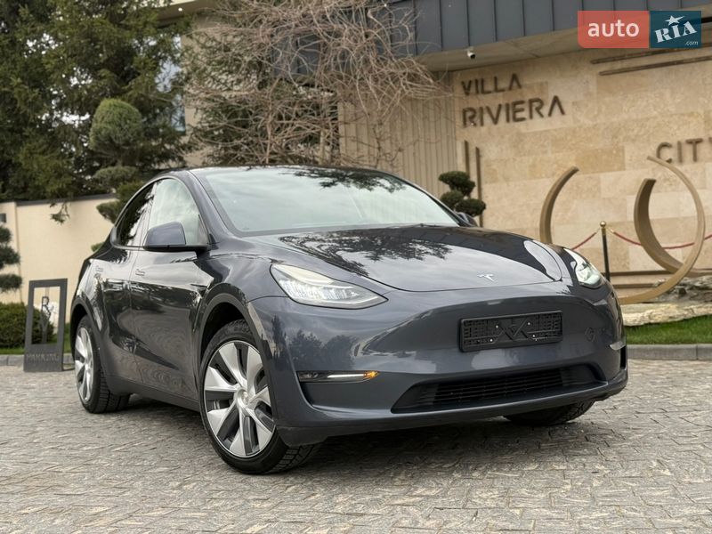 Tesla Model Y 2023