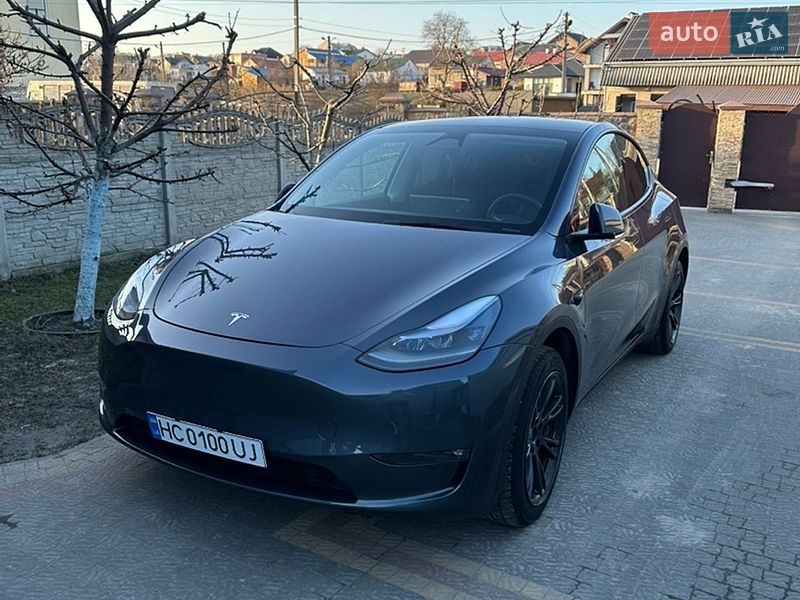 Tesla Model Y 2023