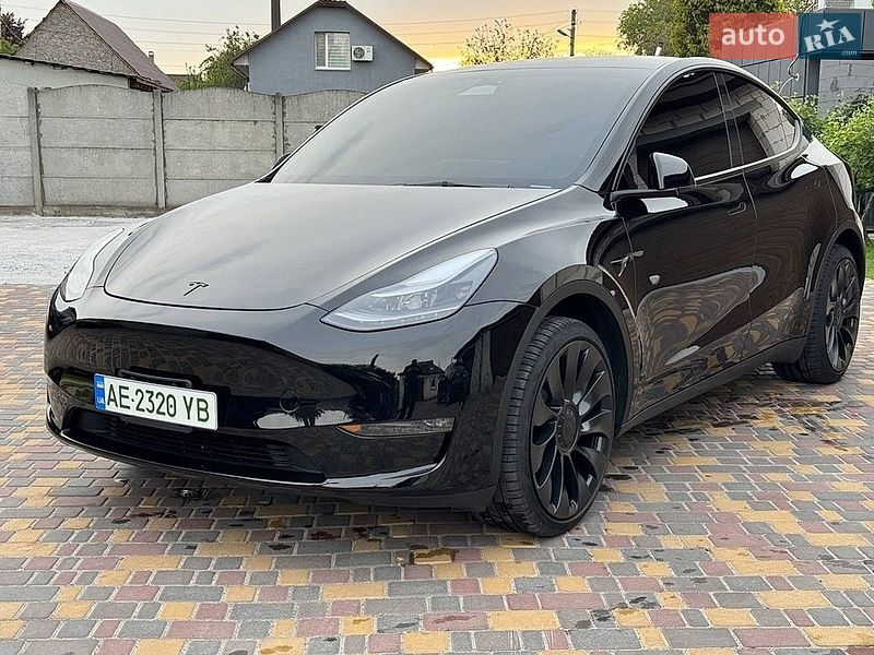 Tesla Model Y 2023