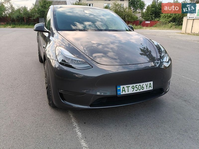 Tesla Model Y 2023