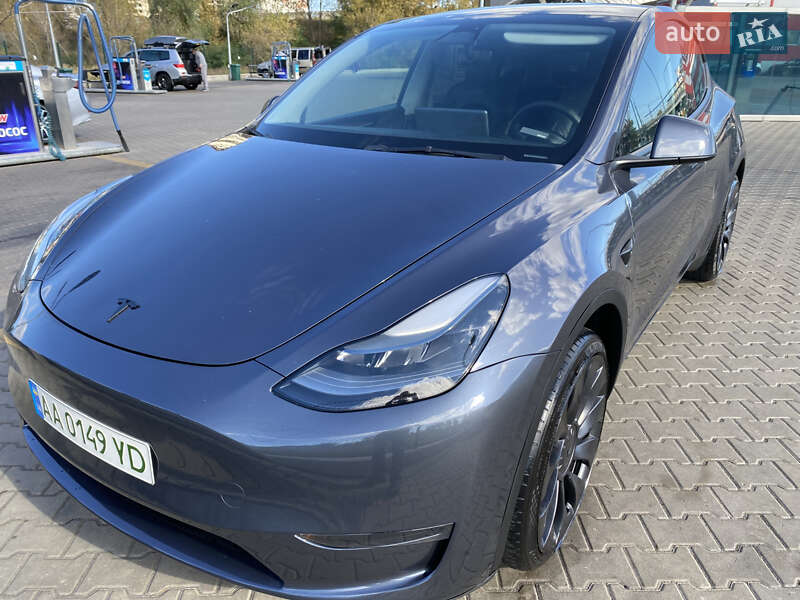 Tesla Model Y 2023