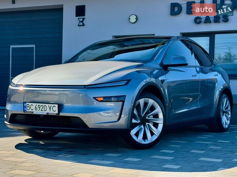 Tesla Model Y 2025