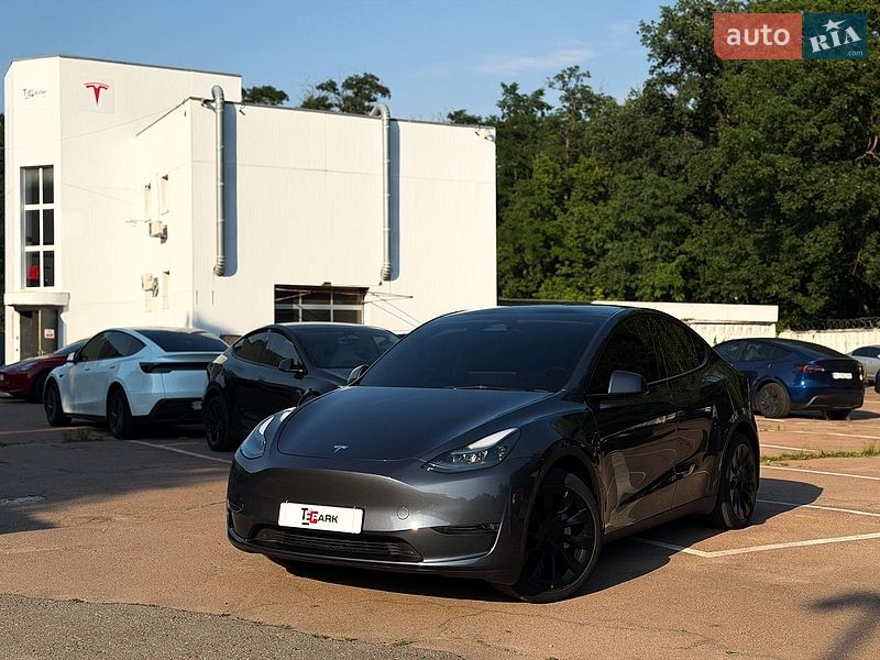 Tesla Model Y 2023