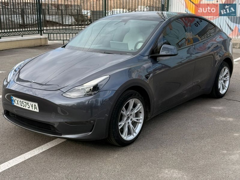 Tesla Model Y 2023