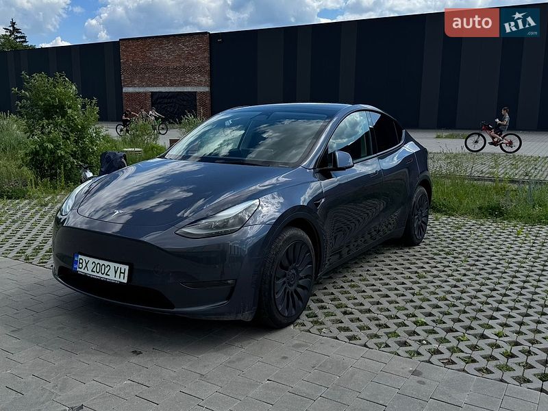 Tesla Model Y 2023