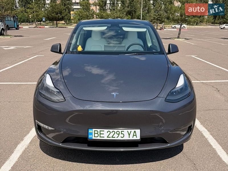 Tesla Model Y 2023