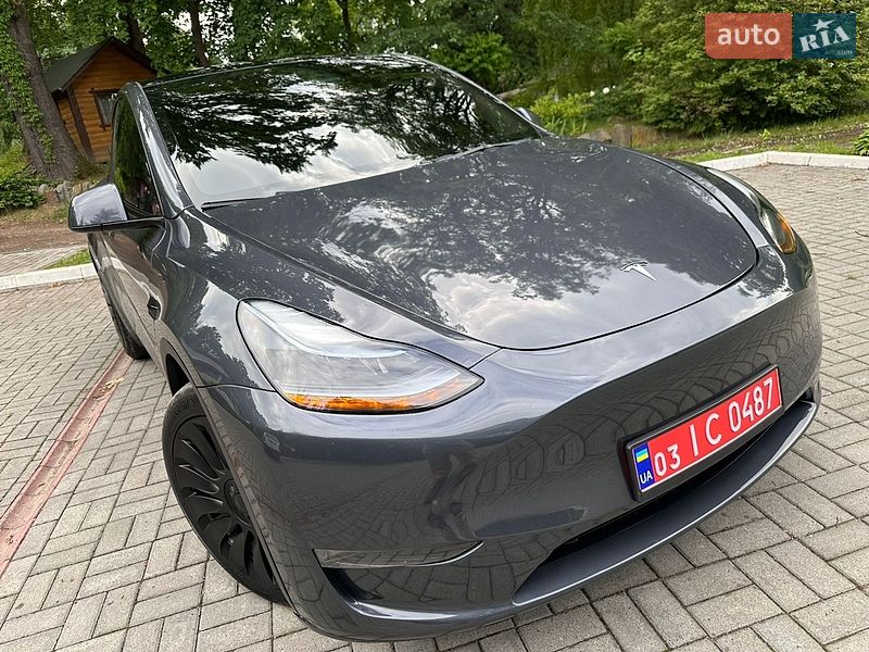 Tesla Model Y 2023